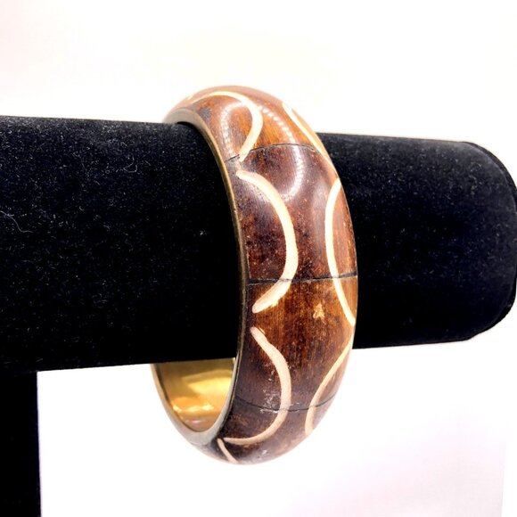 Set of 2 Vintage Hand-Carved Wood Bangles with Brass Interiors – 1" Wide - Picture 9 of 16